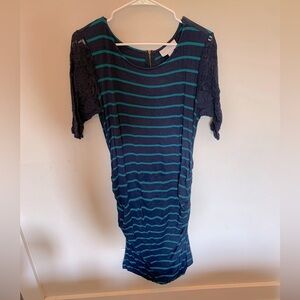 Jessica Simpson maternity dress with lace sleeves